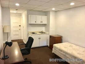 854 Beacon St, Unit D in Boston, MA - Building Photo