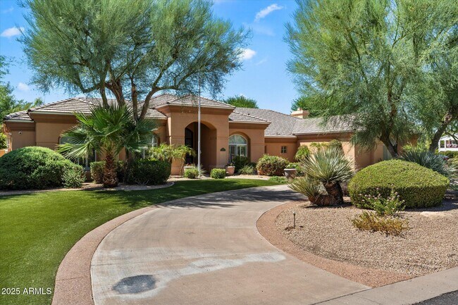 7101 E Berneil Ln in Paradise Valley, AZ - Building Photo - Building Photo