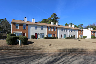 Holcomb's Crossing in Roswell, GA - Foto de edificio - Building Photo