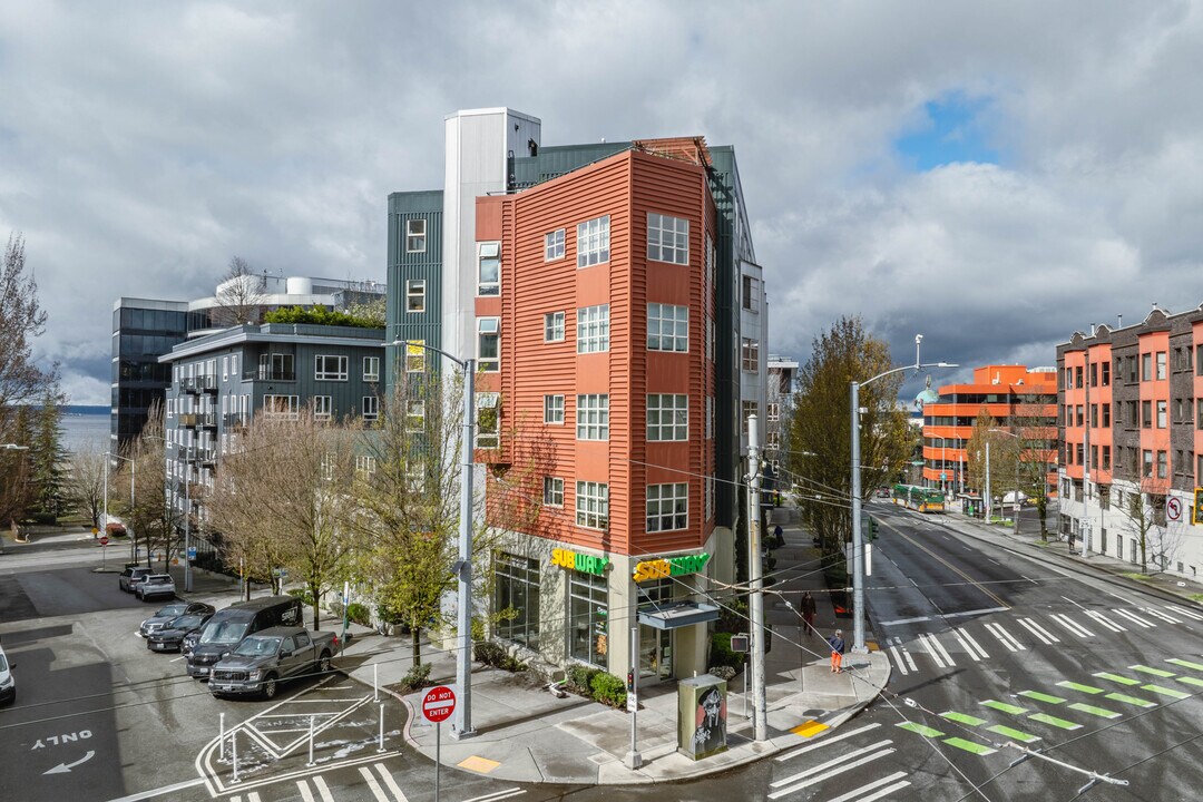 Plymouth Place in Seattle, WA - Building Photo