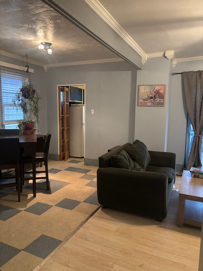 28 Beltzhoover Ave, Unit Perfect for student