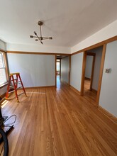 3819 N Sawyer Ave, Unit 2 in Chicago, IL - Building Photo - Building Photo