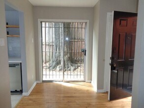 2225 Mimosa Dr in Houston, TX - Building Photo - Building Photo