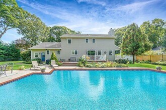 64 Beachfern Rd in Center Moriches, NY - Building Photo - Building Photo