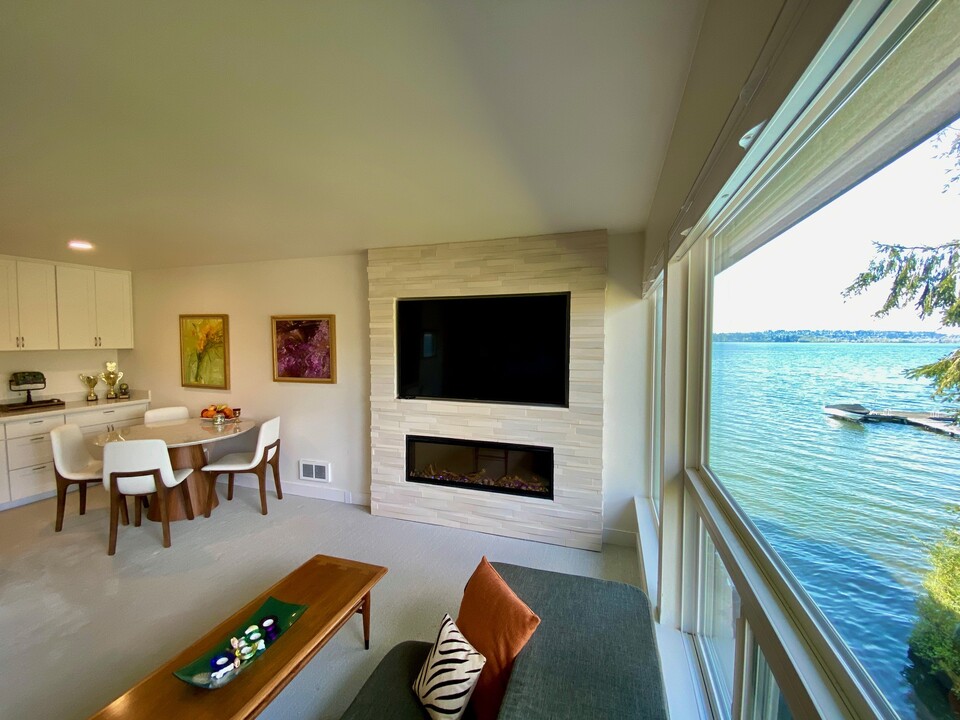 6201 Lake Washington Blvd NE, Unit Pebble Beach Condominium in Kirkland, WA - Foto de edificio