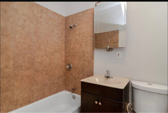 3143 W Warren Blvd-Unit -2 in Chicago, IL - Building Photo - Building Photo