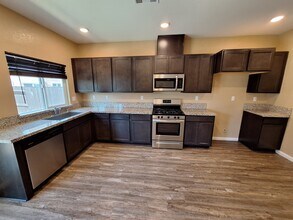 4335 Ibiza Island Way in Sacramento, CA - Building Photo - Building Photo