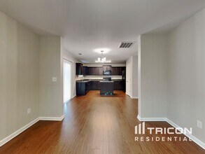 2640 Cider Ridge Rd in Dallas, NC - Foto de edificio - Building Photo