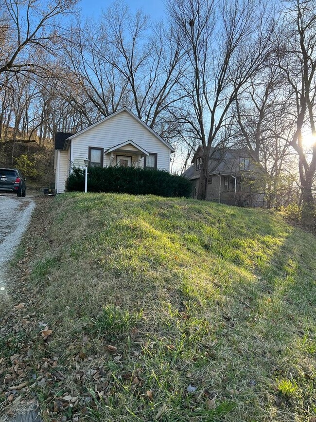 517 W Graham Ave in Council Bluffs, IA - Building Photo - Building Photo