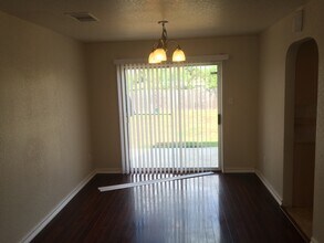 6003 Ironmill Creek in Converse, TX - Building Photo - Building Photo