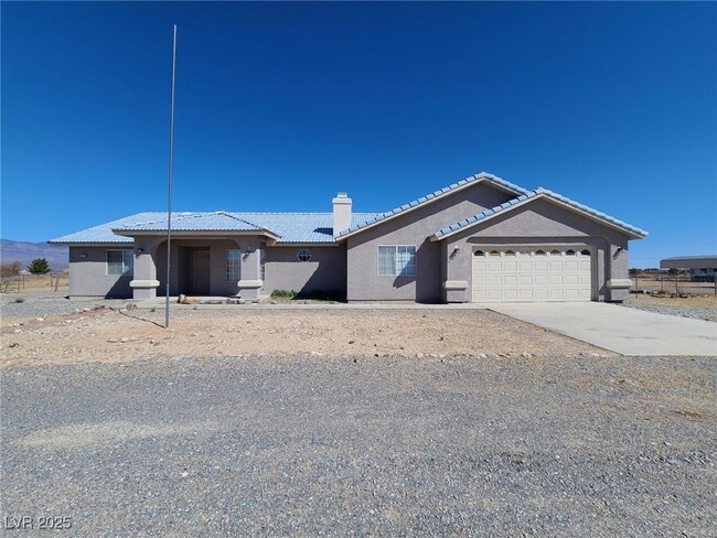 property at 2671 N Murphy St