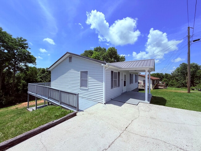 248 Overlook Dr in Chilhowie, VA - Building Photo - Building Photo