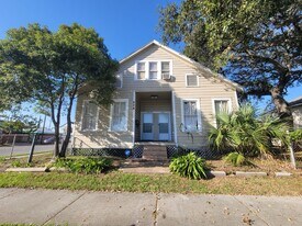 826 Broadway Avenue J in Galveston, TX - Building Photo