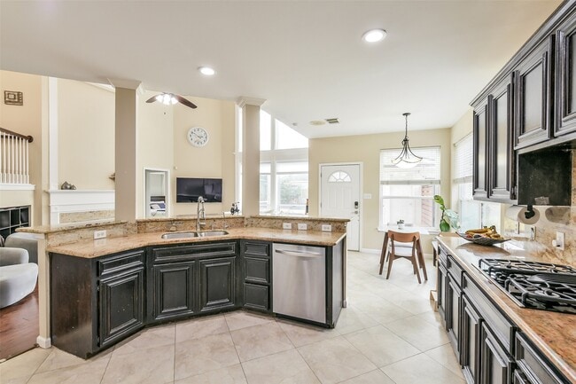 3234 Shadowleaf Dr