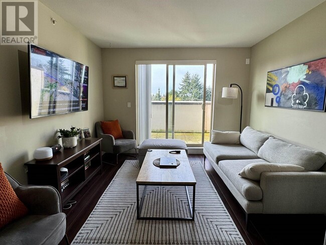 1239-1239 Kingsway