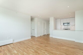 1410 Columbia Rd in Boston, MA - Foto de edificio - Building Photo