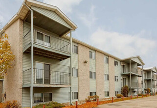 Greystone Manor Apartments in Fargo, ND - Building Photo - Building Photo