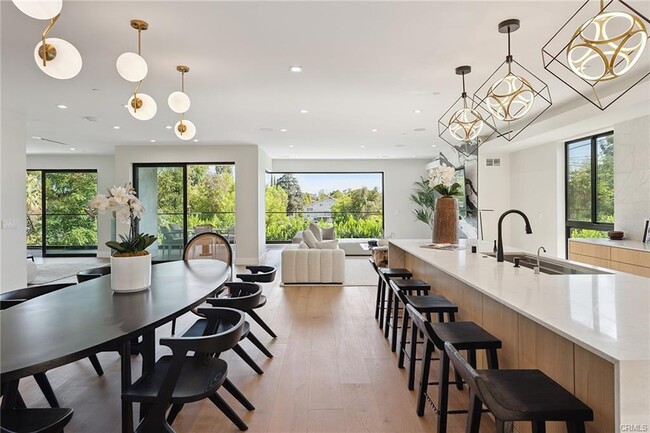 22268 Avenue San Luis in Los Angeles, CA - Building Photo - Building Photo