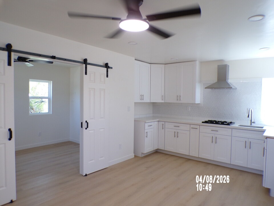 2000 E 8th St in National City, CA - Foto de edificio