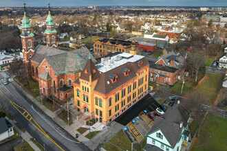 938 Clifford Ave in Rochester, NY - Foto de edificio - Building Photo