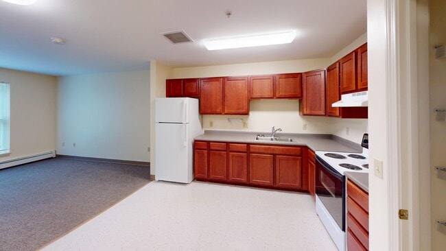 Wadleigh Senior Housing in Newmarket, NH - Building Photo - Building Photo