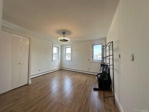 198 New York Ave in Huntington, NY - Building Photo - Building Photo