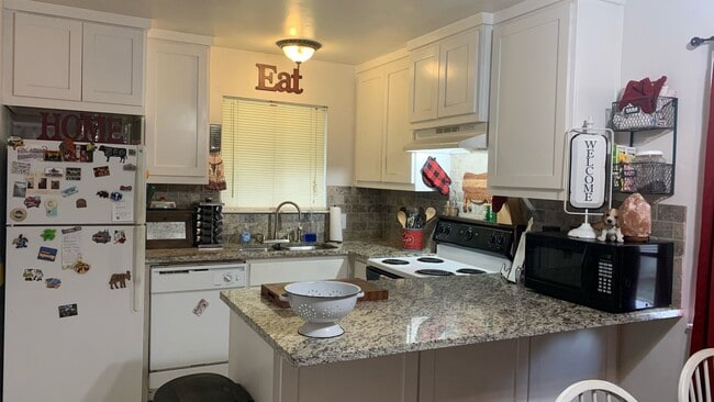 AUGUST PRE-LEASE!!  Adorable 2 Bedroom 1.5 in College Station, TX - Building Photo - Building Photo