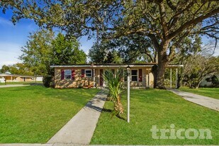 1481 Falmouth Ave in Deltona, FL - Building Photo