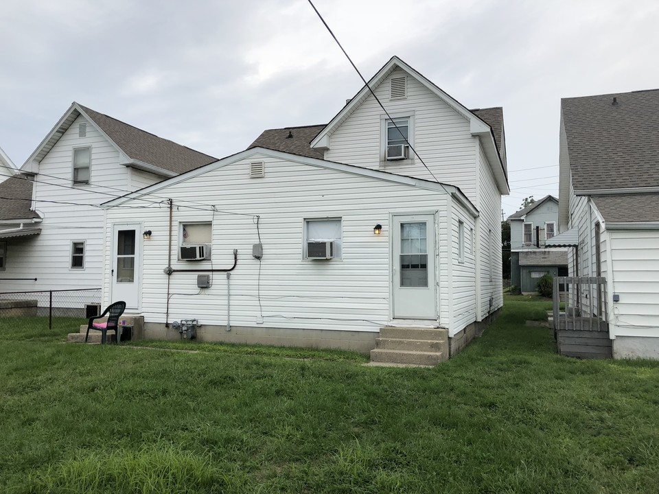 1952 Shelby St in Indianapolis, IN - Building Photo