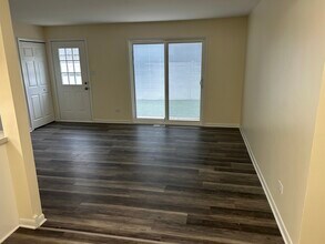 7902 164th Pl in Tinley Park, IL - Foto de edificio - Building Photo