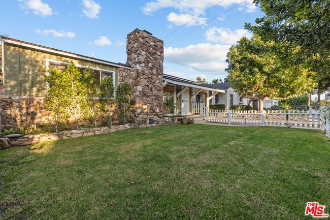 3760 Beethoven St in Los Angeles, CA - Building Photo - Building Photo