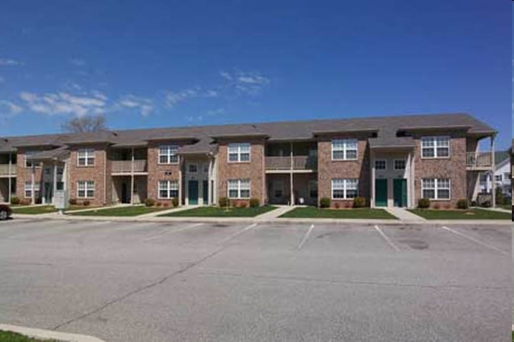 Maple Tree Apartments in La Porte, IN - Building Photo