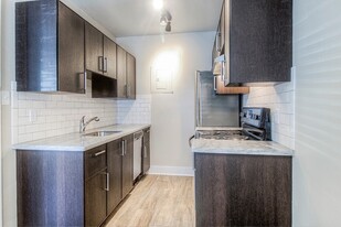 Capitol Place Apartments in Seattle, WA - Building Photo