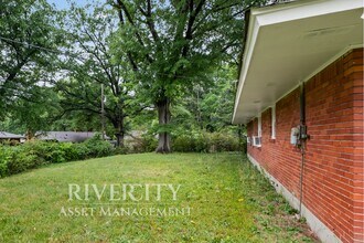 1381 Laudeen Dr in Memphis, TN - Building Photo - Building Photo