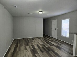7035 Greenbrier Village Dr in Lakeland, FL - Building Photo - Building Photo