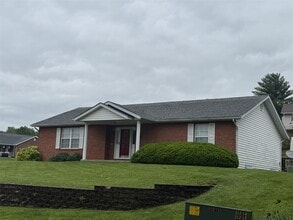 102 S Riebeling St in Columbia, IL - Building Photo - Building Photo