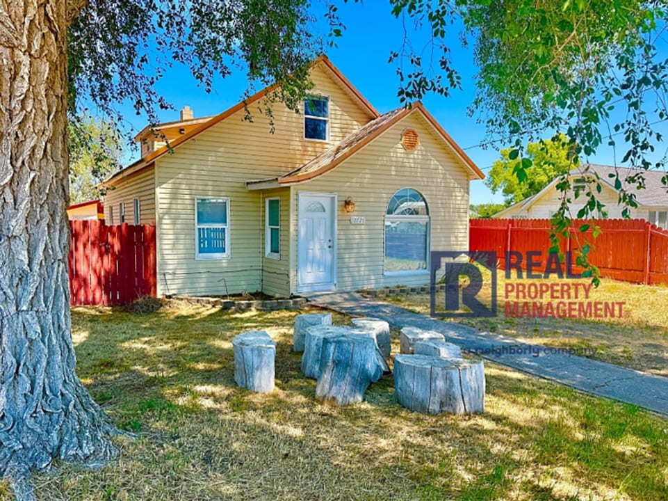 12726 W Tyhee Rd in Pocatello, ID - Building Photo