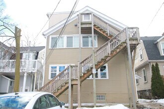 710 Emmet St in Ypsilanti, MI - Building Photo - Building Photo