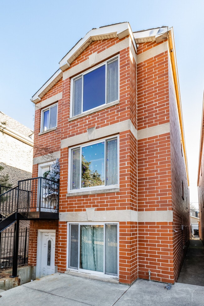 807 S Claremont Ave in Chicago, IL - Building Photo - Building Photo