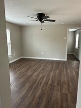 29902 Kingbird Dr in Tomball, TX - Foto de edificio - Building Photo