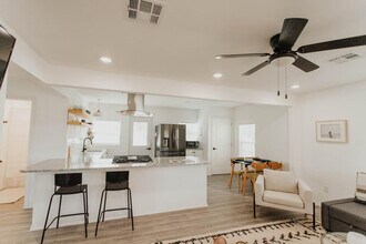 3729-3727 N 24th St in Waco, TX - Foto de edificio - Building Photo