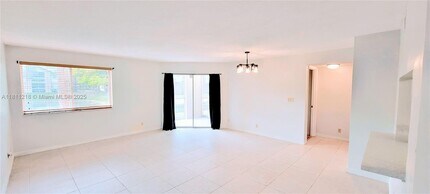 9977 Westview Dr in Coral Springs, FL - Building Photo - Building Photo