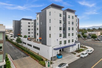 The Meridian in Santa Clara, CA - Foto de edificio - Building Photo