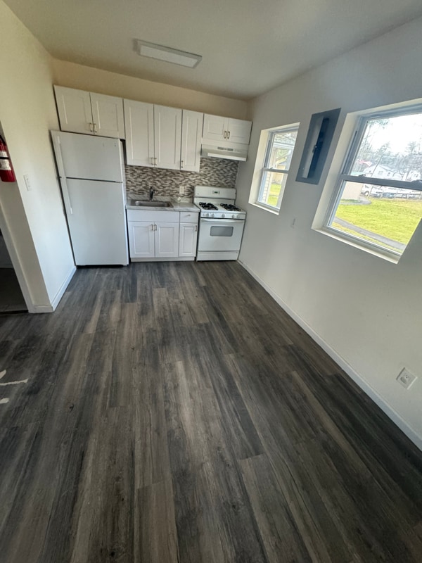 27 Hillside Ave in Monticello, NY - Foto de edificio - Building Photo