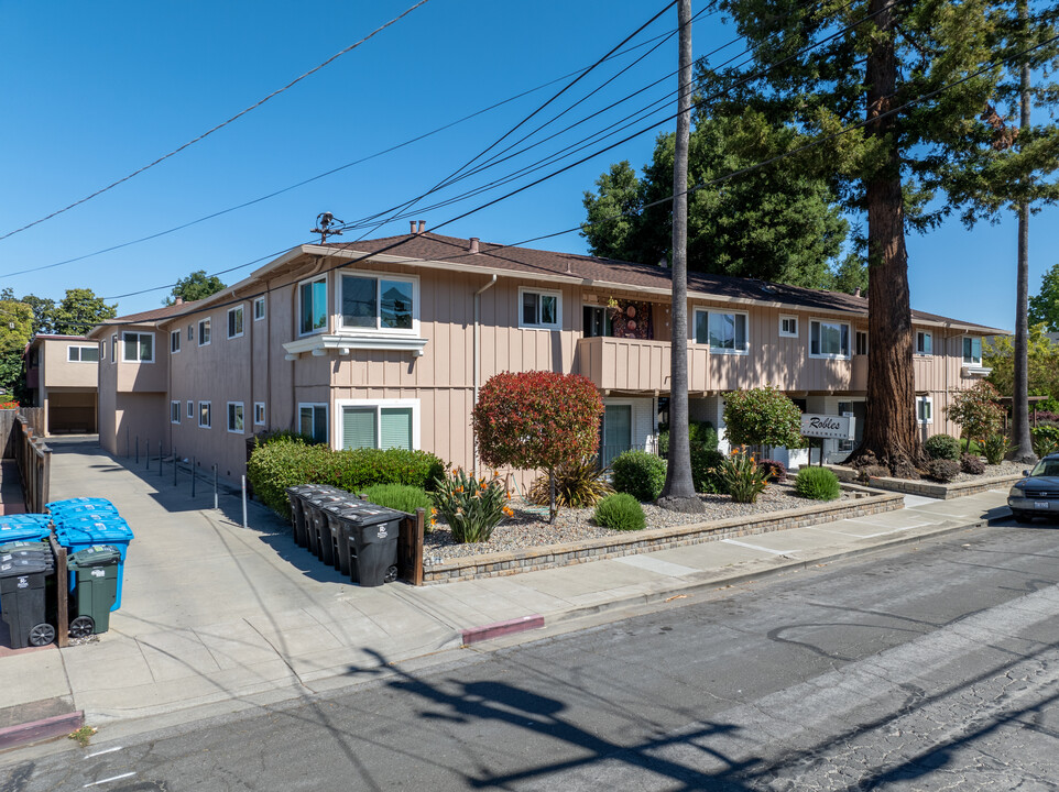 Robles apartments in Menlo Park, CA - Building Photo