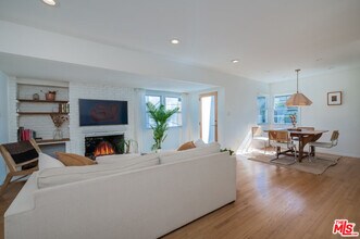 1034 Vernon Ave in Los Angeles, CA - Building Photo - Building Photo