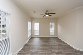 Village on the Green in Atlanta, GA - Building Photo - Interior Photo