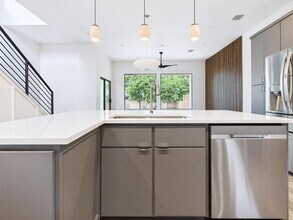 4402 Mt Vernon Dr in Austin, TX - Building Photo - Building Photo