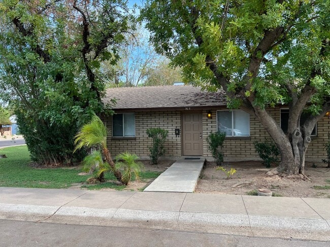 property at 503 W 12th St