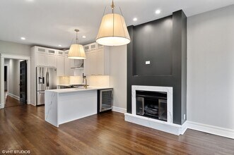 1211 W Addison St in Chicago, IL - Building Photo - Building Photo